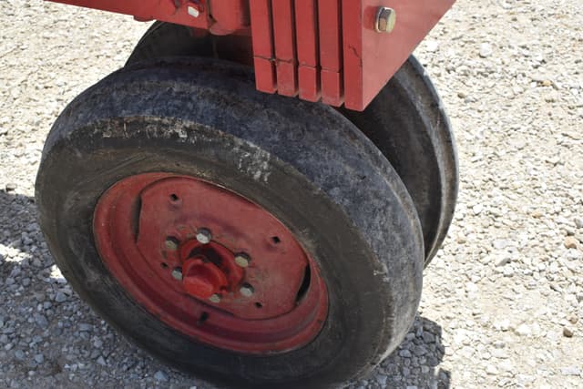 Image of International Harvester 544 equipment image 4