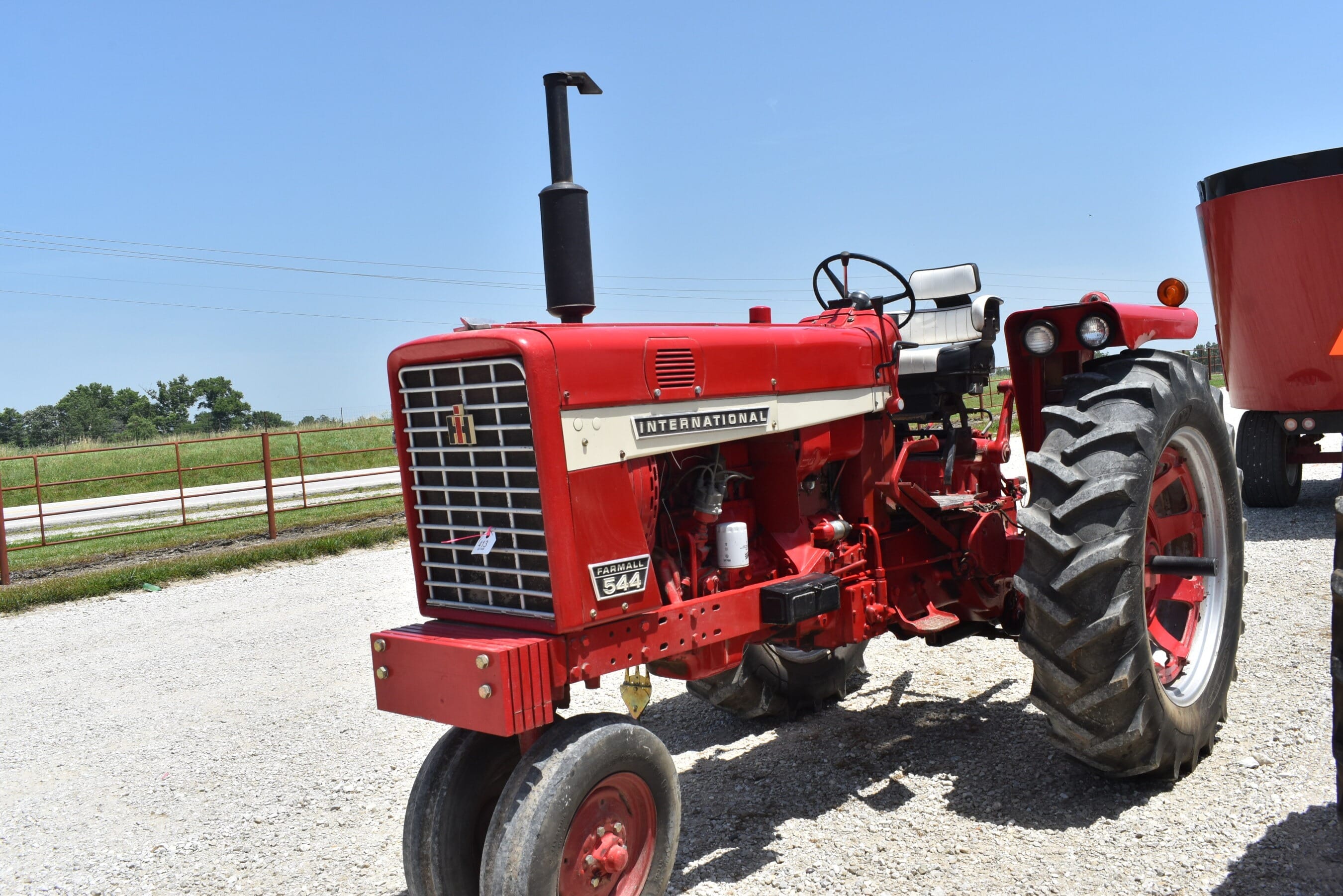 International Harvester 544 Equipment Image0