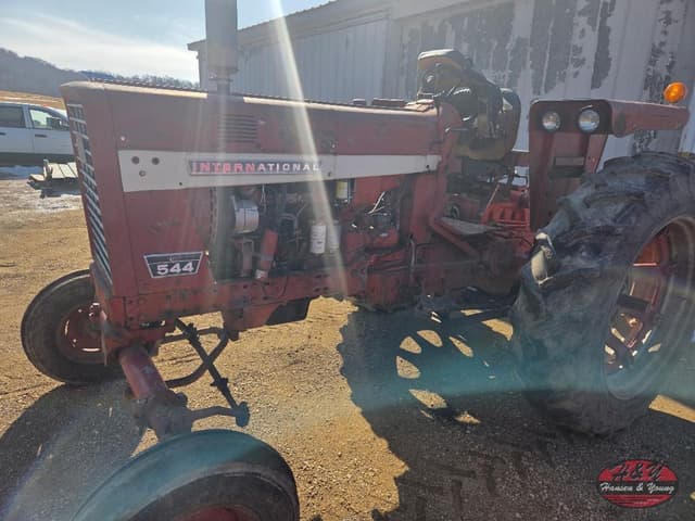 Image of International Harvester 544 equipment image 3