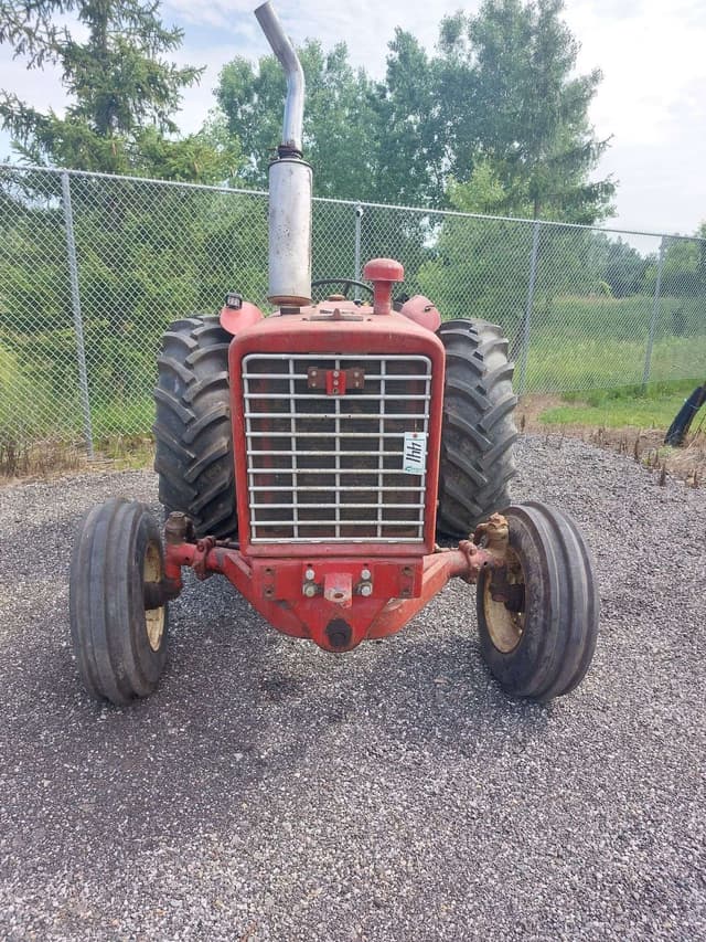 Image of International Harvester 544 equipment image 3