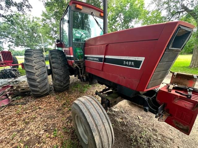 Image of International Harvester 5488 equipment image 3