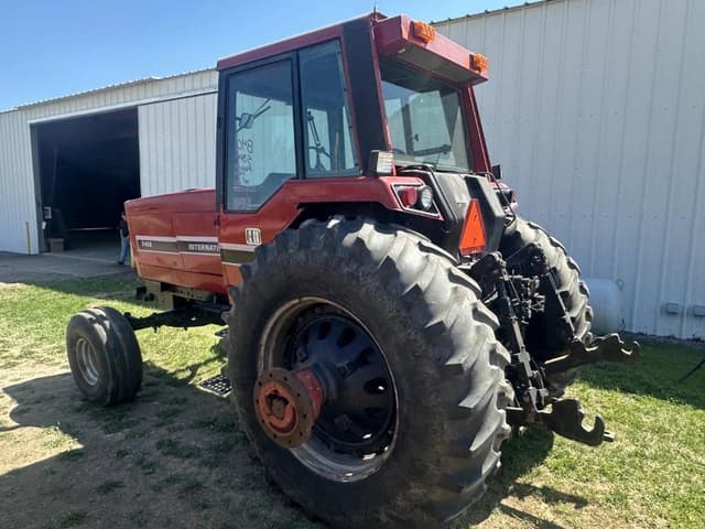 Image of International Harvester 5488 equipment image 1