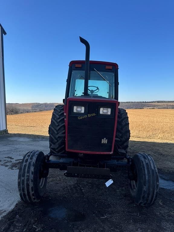 Image of International Harvester 5488 equipment image 1