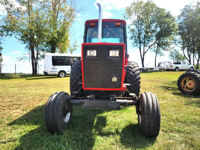 Image of International Harvester 5488 equipment image 2