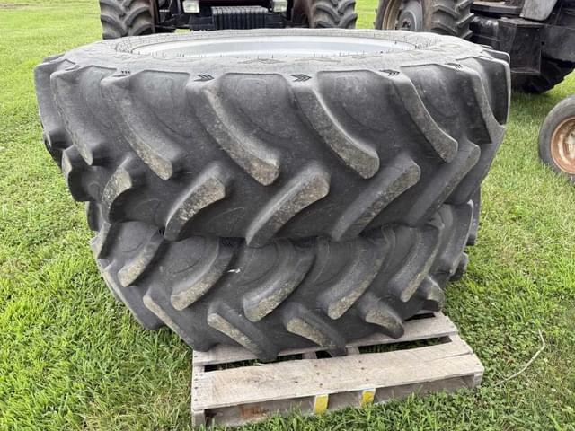 Image of International Harvester 5488 equipment image 4