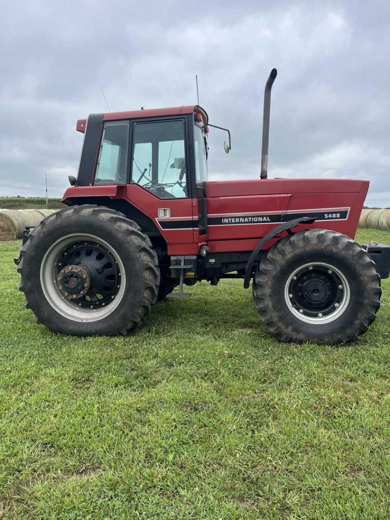 Image of International Harvester 5488 Primary image