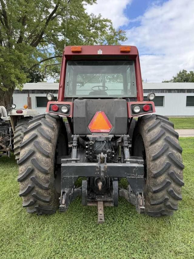 Image of International Harvester 5488 equipment image 2