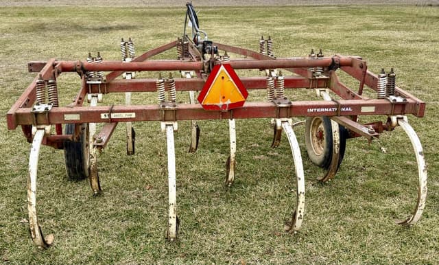 Image of International Harvester 55 equipment image 4