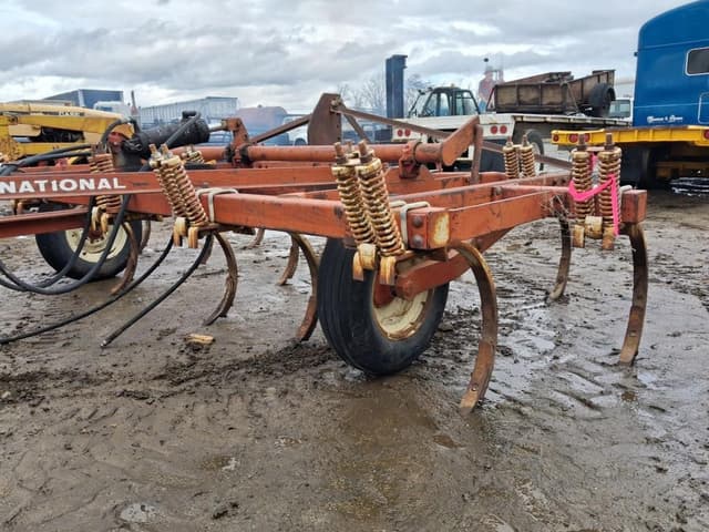 Image of International Harvester 55 equipment image 2