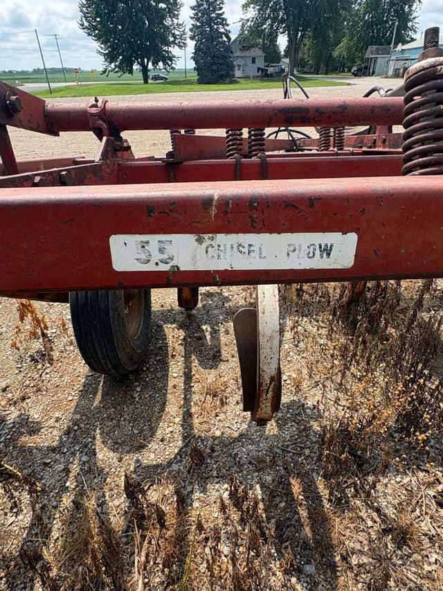 Image of International Harvester 55 equipment image 3