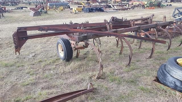 Image of International Harvester 55 equipment image 4