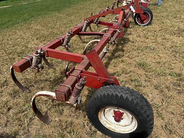 Image of International Harvester 55 equipment image 2