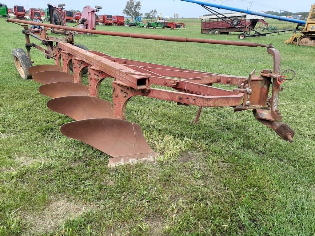 Image of International Harvester 550 Image 1