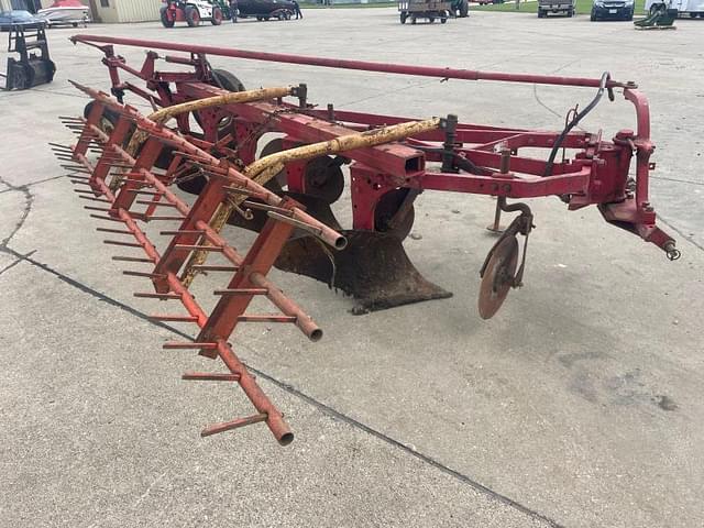 Image of International Harvester 550 equipment image 1