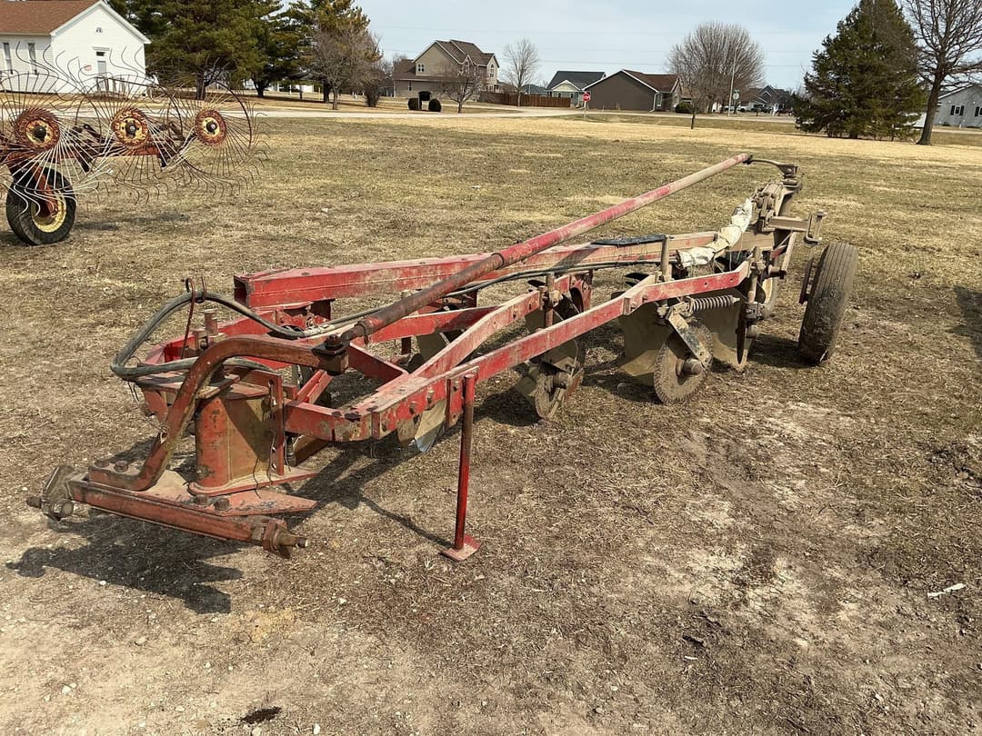 Image of International Harvester 550 Image 1