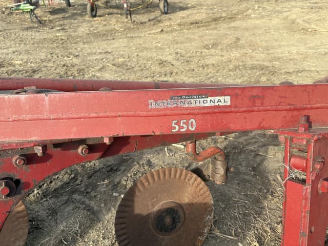 Image of International Harvester 550 equipment image 4