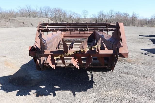Image of International Harvester 550 equipment image 3