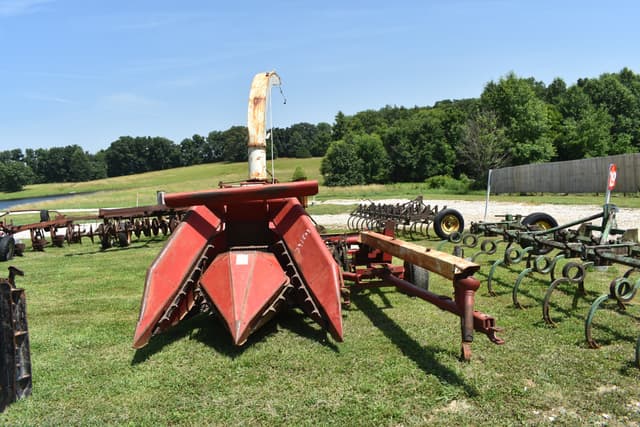 Image of International Harvester 550 equipment image 1