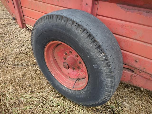 Image of International Harvester 550 equipment image 3