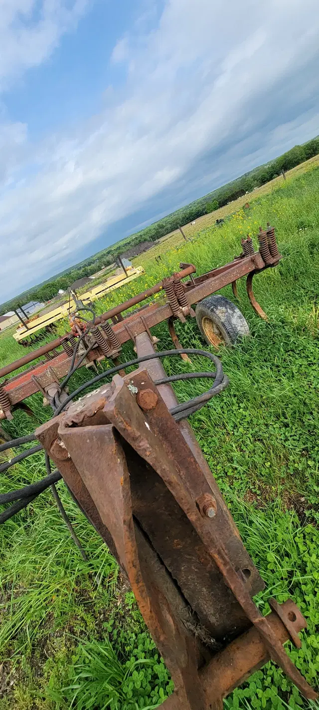 Image of International Harvester 5514 equipment image 3