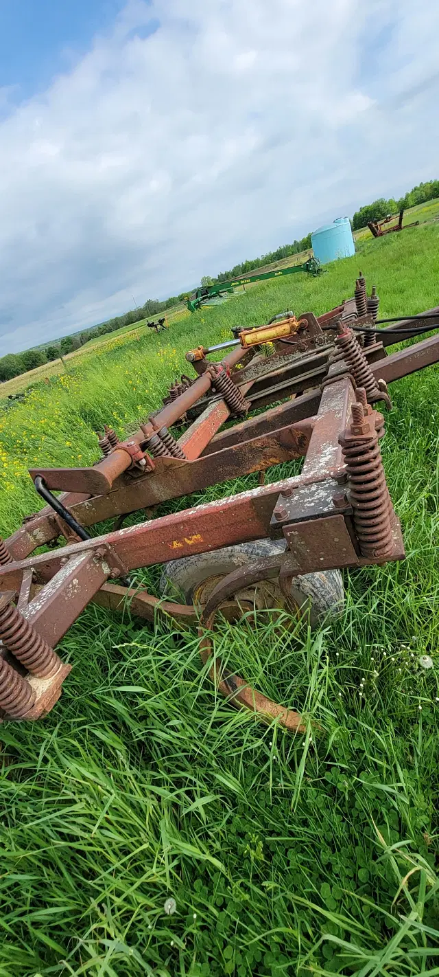 Image of International Harvester 5514 equipment image 4