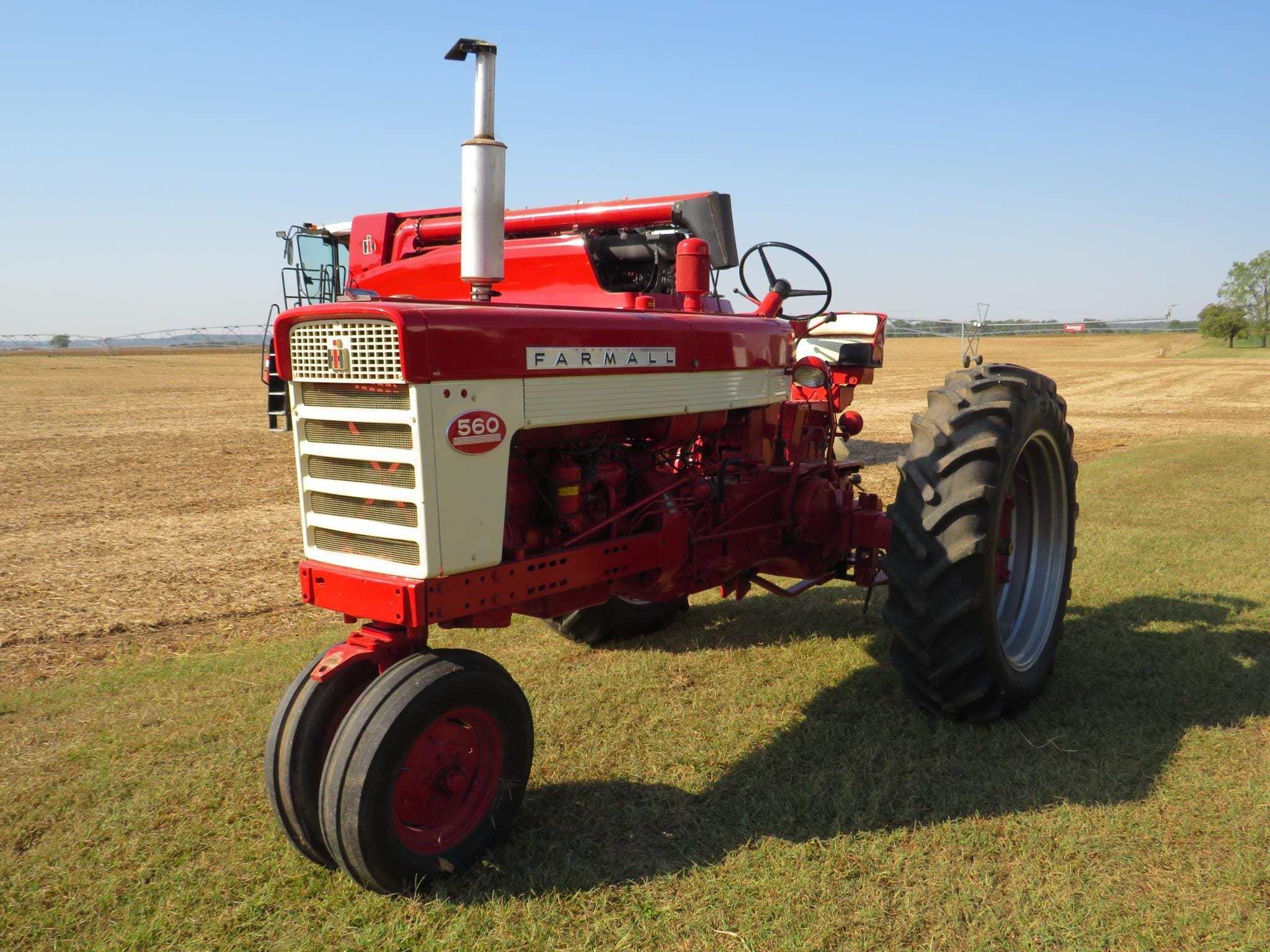International Harvester 560 Equipment Image0
