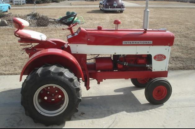 Image of International Harvester 560 Image 0