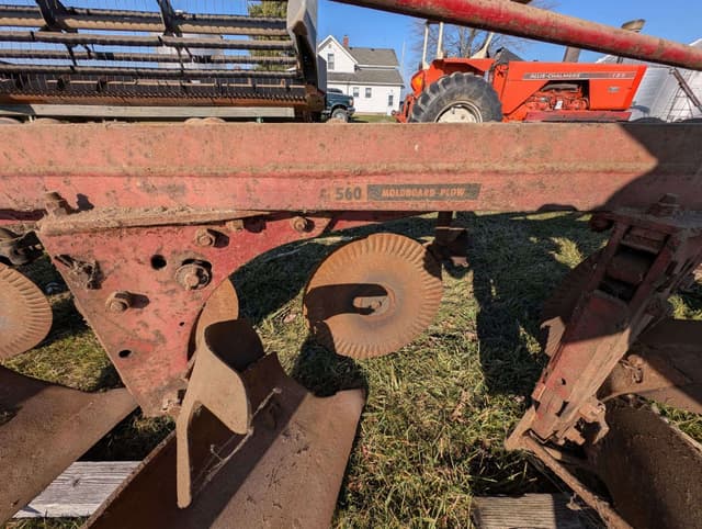 Image of International Harvester 560 equipment image 4