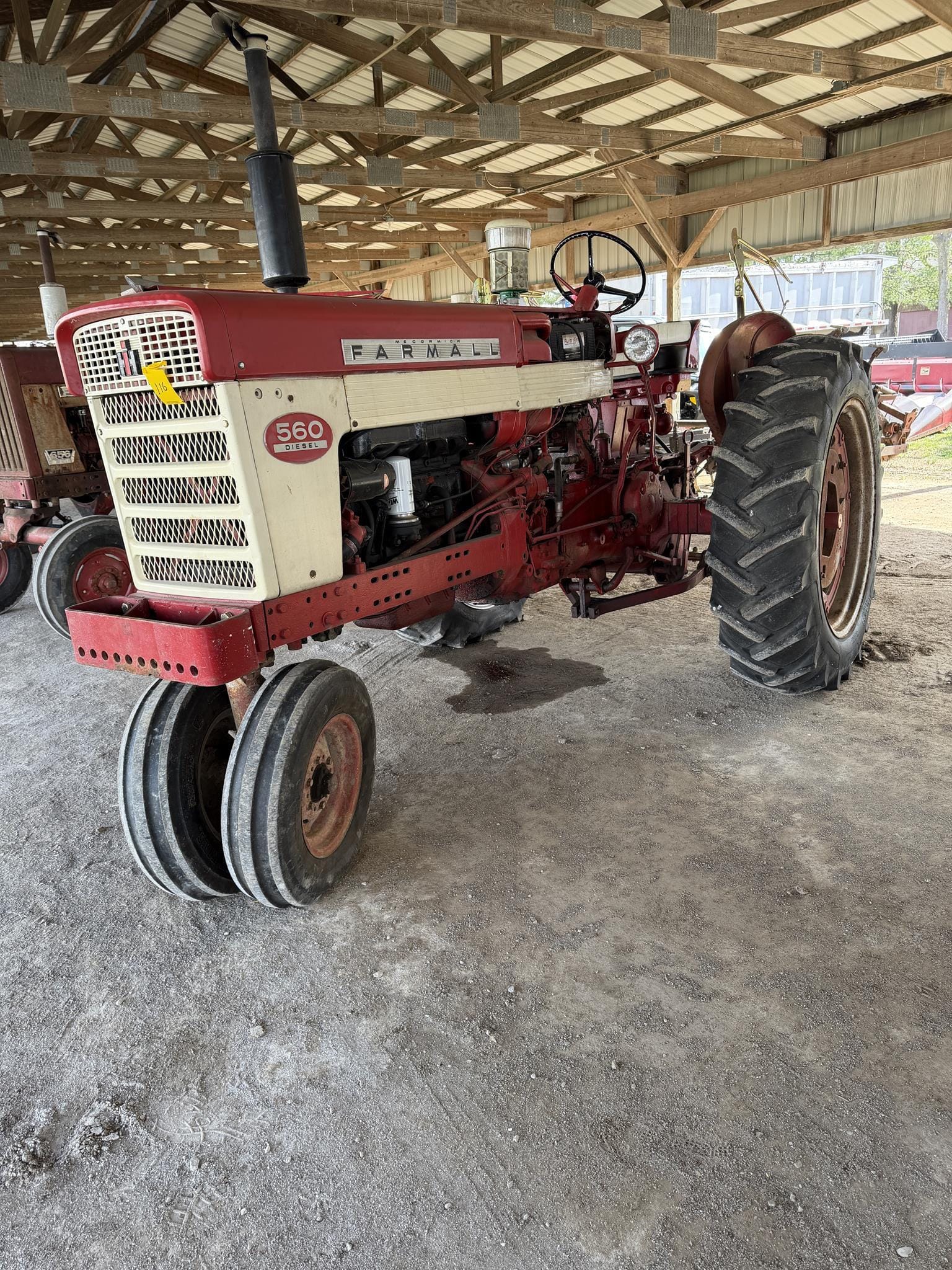 International 560 Equipment Image0