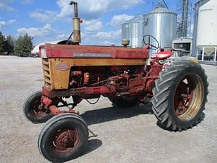 Main image International Harvester 560 0