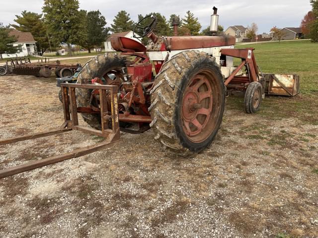 Image of International Harvester 560 equipment image 3