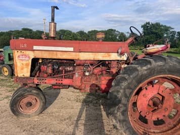 Main image International Harvester 560