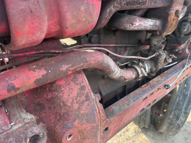 Image of International Harvester 560 equipment image 2