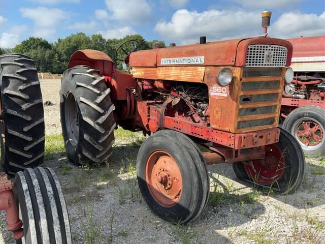 Image of International Harvester 560 equipment image 2