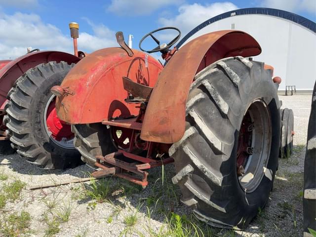 Image of International Harvester 560 equipment image 3