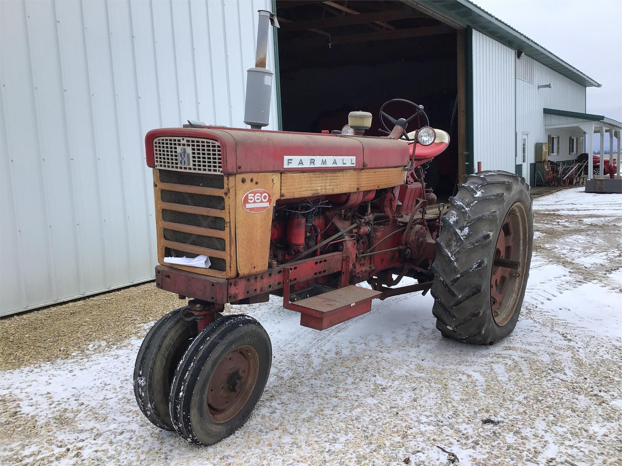 Main image International Harvester 560