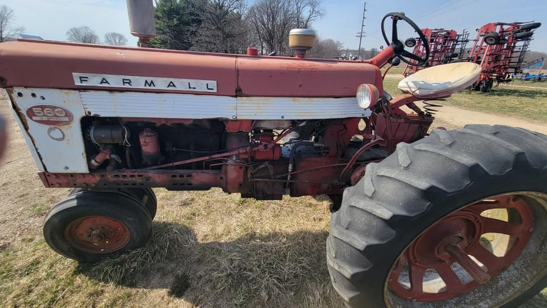 Image of Farmall 560  Image 1
