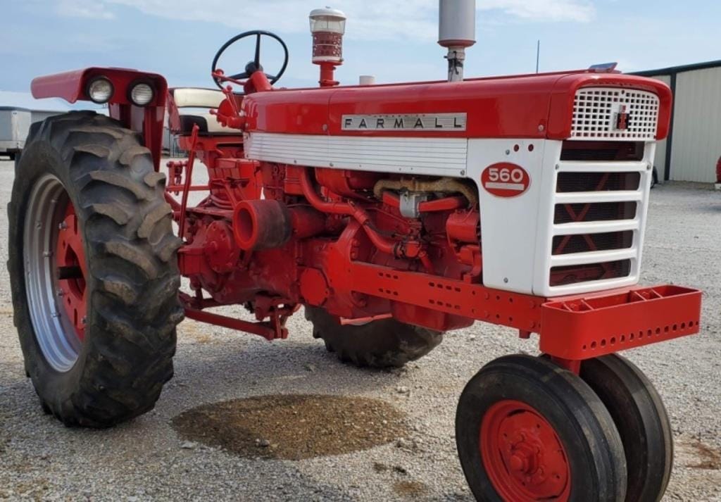 Main image International Harvester 560