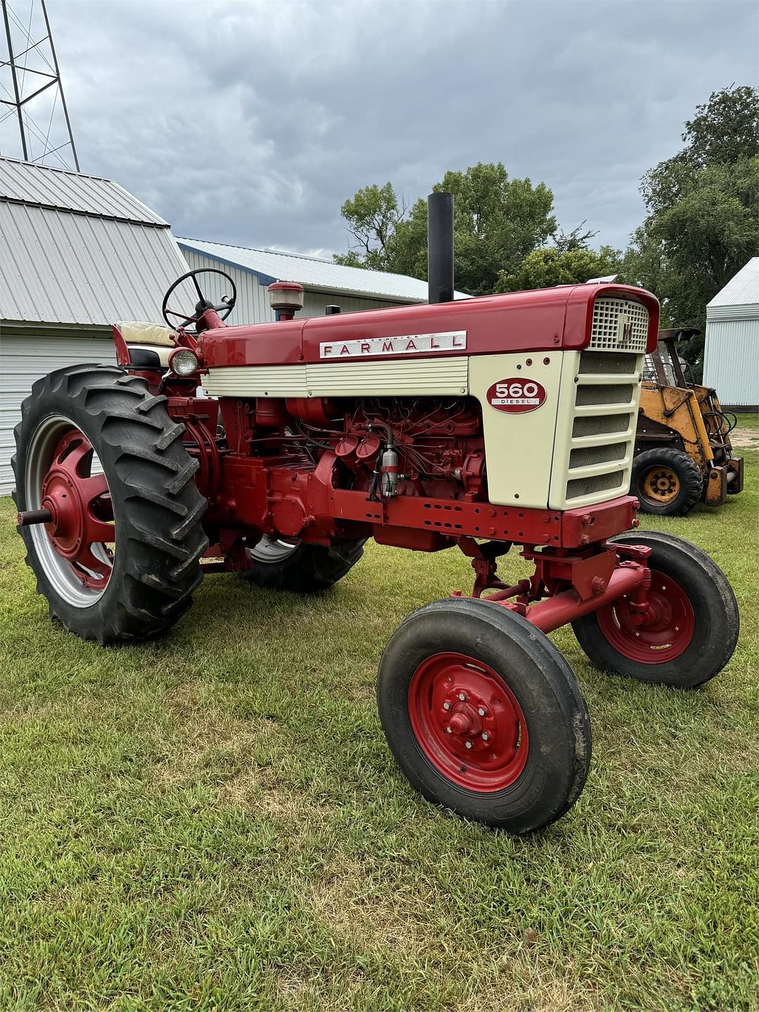 Image of Farmall 560D Primary image