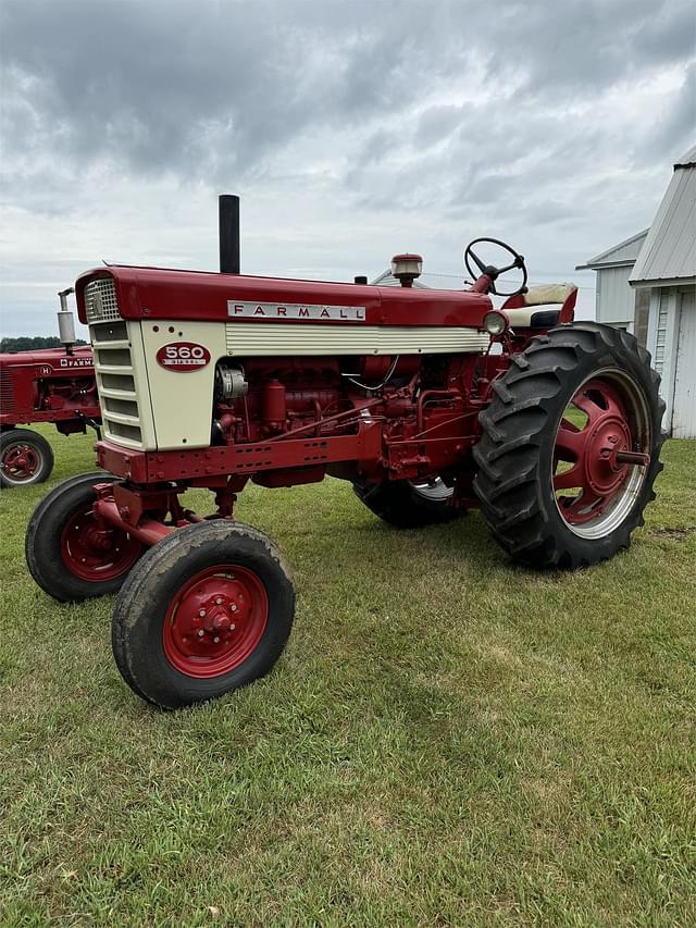 Image of Farmall 560D equipment image 1