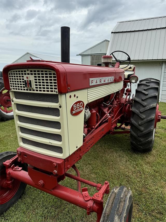 Image of Farmall 560D equipment image 2