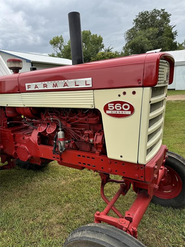 Image of Farmall 560D equipment image 3