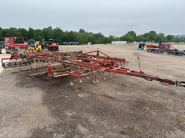 Image of Case IH 568 equipment image 1
