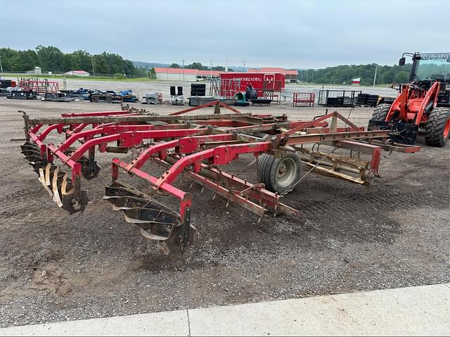 Image of Case IH 568 equipment image 2