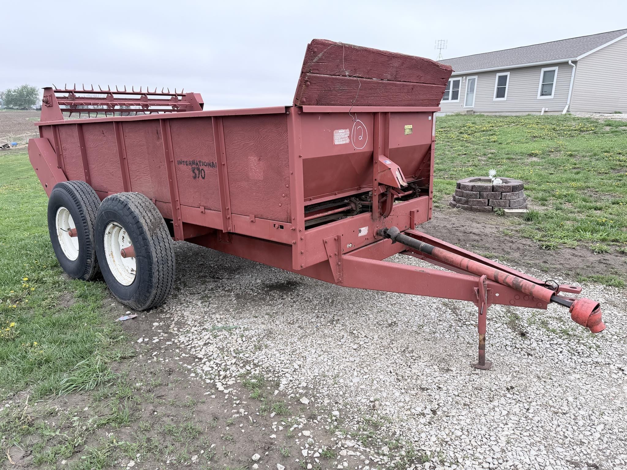 International Harvester 570 Equipment Image0