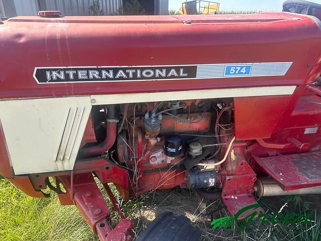 Image of International Harvester 574 equipment image 2