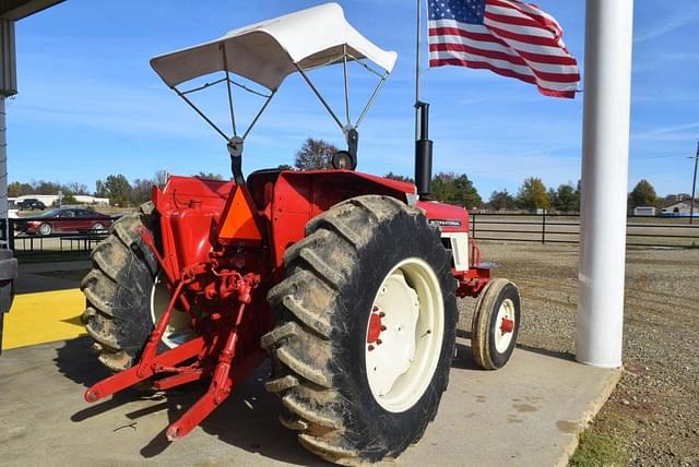 Image of International Harvester 574 equipment image 2