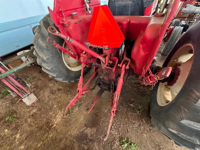Image of International Harvester 574 equipment image 4