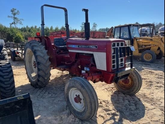 Image of International Harvester 574 equipment image 1