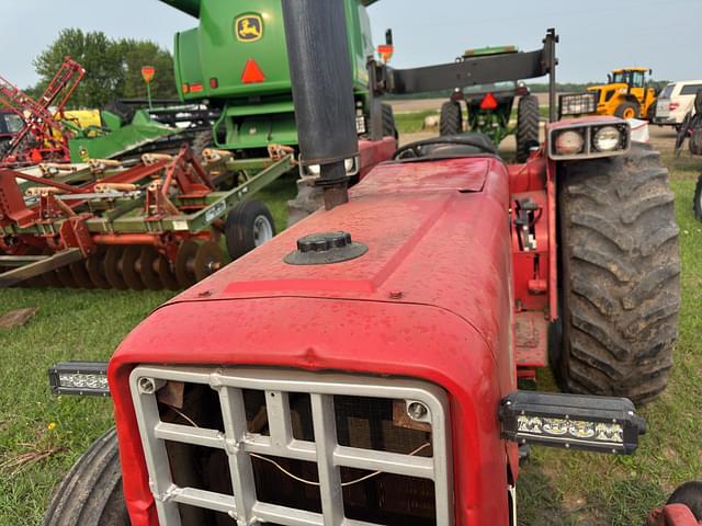 Image of International Harvester 574 equipment image 4